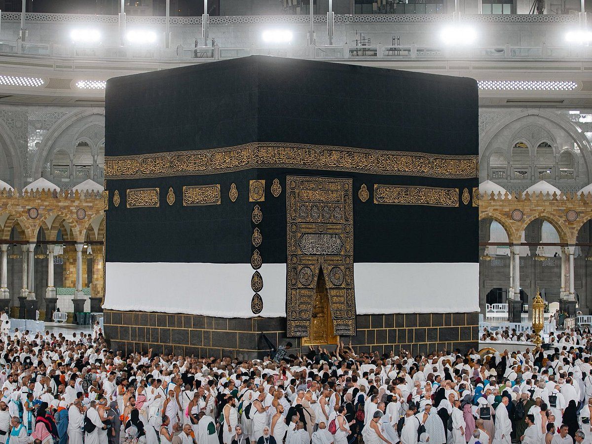 Altın İplikler, Kutsal Ayetler: 42 Uzmanın Hac Öncesinde Kabe'de Kısva Yetiştirmesini İzleyin