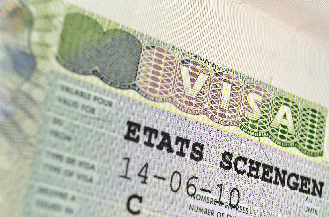 BAE Sakinleri, 2024'te Reddedilen Schengen Vizesi Başvurularında 20 Milyon Dh'nin Üzerinde Kaybetti