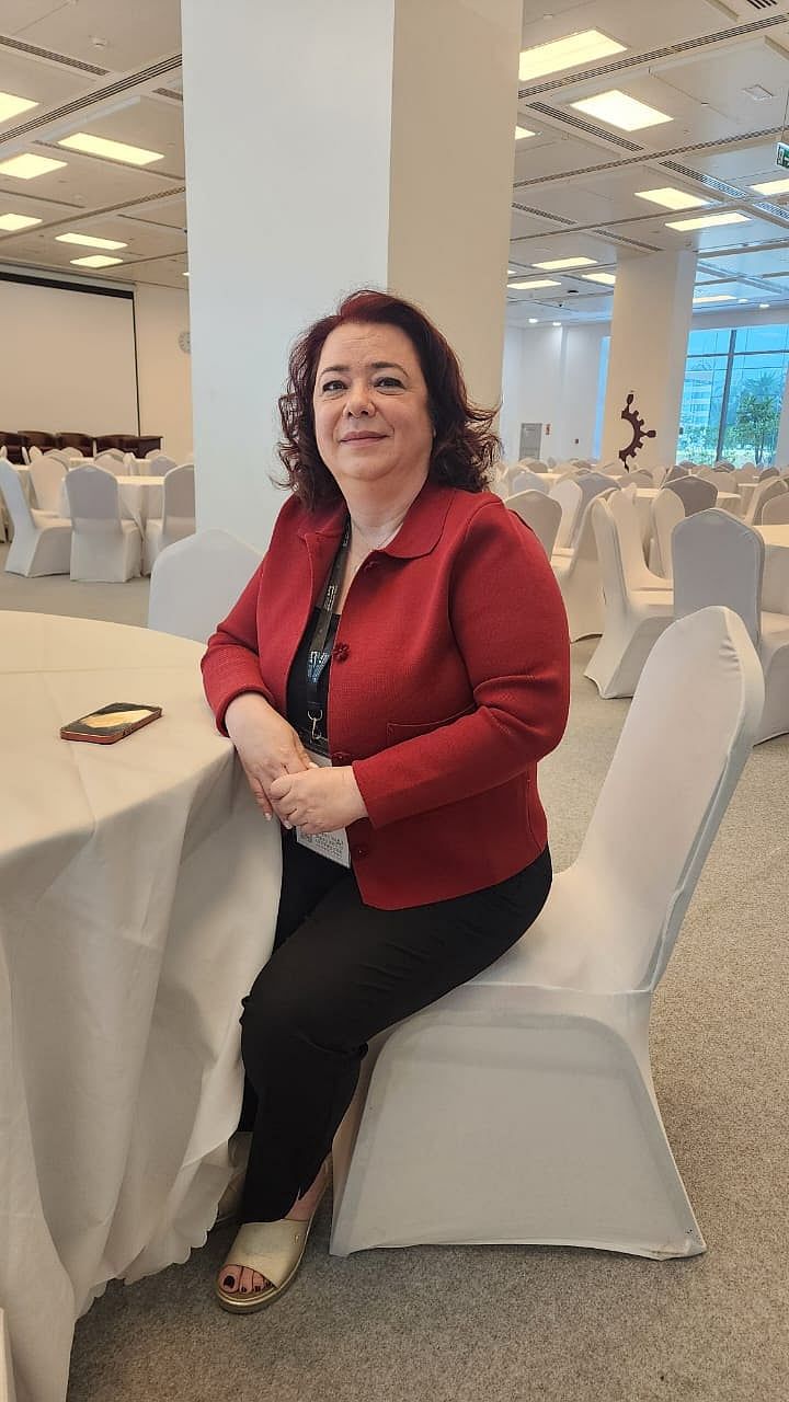 BAE: Şeyh Zayed'in Torununa Öğretmenlik Yapan Ödüllü Öğretmenle Tanışın
