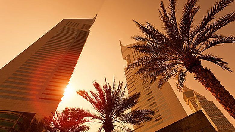 BAE, Sıcaklıklar 51 ° C'yi Geçerken Sıcak Çarpması ve Dehidrasyon Vakalarında Artış Görüyor