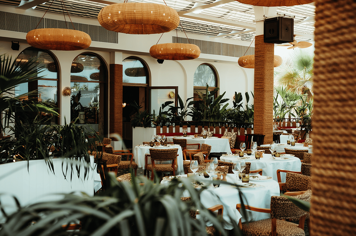 Buranın Yakınındaki restoranlar: African Queen At J1 Beach Is Laid-Back Luxury Done Right