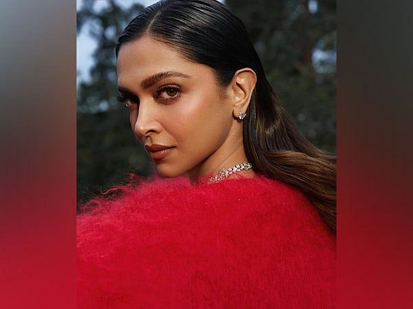 Deepika Padukone, 'Ruh' Tartışmalarının Ortasında Stockholm'deki Yüksek Mücevher Etkinliğinde Kırmızıyla Göz Kamaştırıyor
