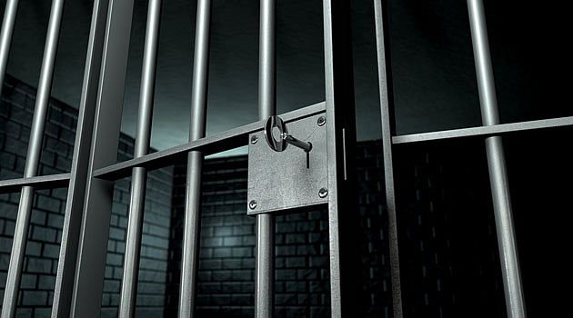 Dubai: Çete, Polisi Taklit Ettiği ve 1,4 Milyondan Fazla Dh'yi Çaldığı için Hapse Atıldı