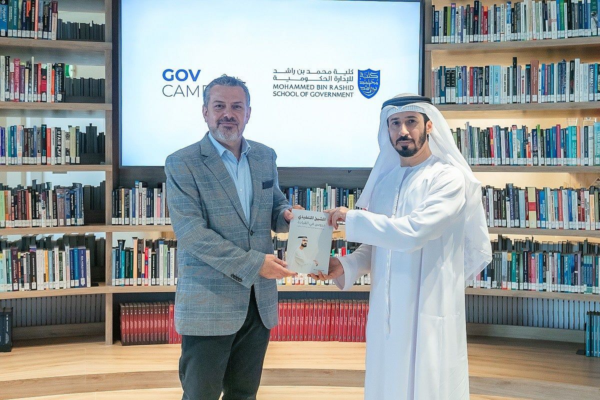 Dubai hükümdarı gibi düşünmek ister misiniz? Yeni Kitap, Şehrin Mücevherlerinin Ardındaki Vizyona Giriyor