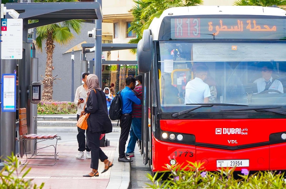 Dubai: Trafik Sinyallerinde ’Otobüs Öncelik Sistemi' Gecikmeleri Azaltıyor