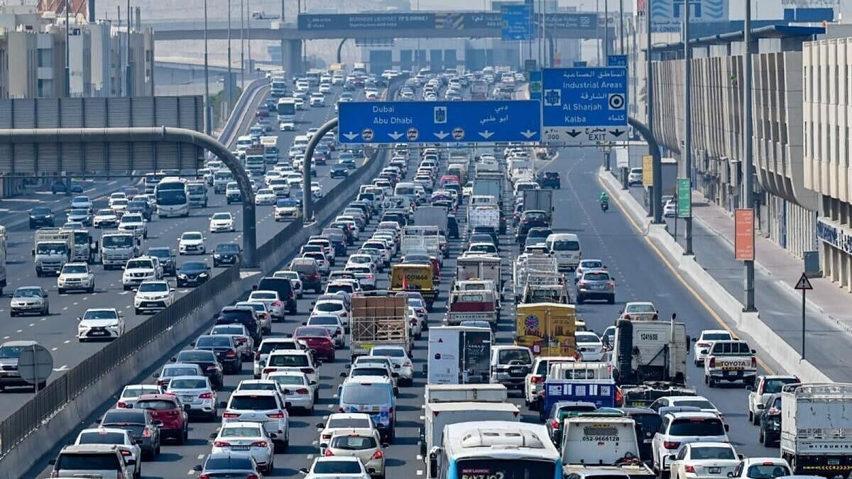 Dubai'de Trafik Artışı: 4 Temel Neden ve Rta'nın Tıkanıklığı %30 Azaltmayı Nasıl Planladığı%