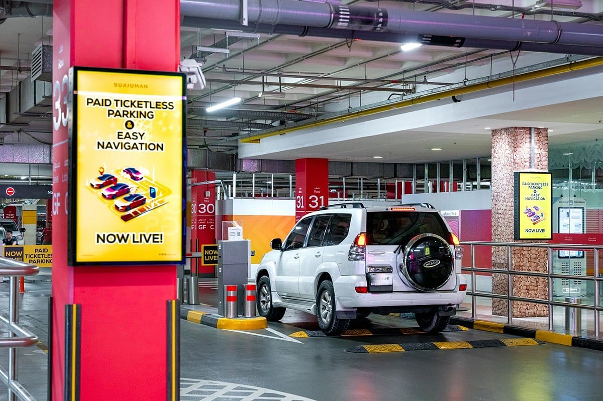 Dubai'nin Burjuman Alışveriş Merkezi'nde Yeni Ücretli Otopark Sistemi: Boş Saatler, Dh250 Para Cezası, Diğer Cezalar Açıklandı