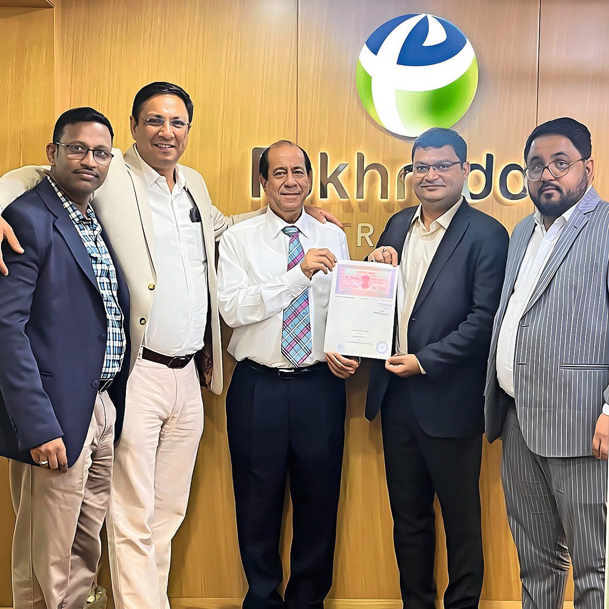 Fakhruddin General Trading, Dubai'de Yeni Mağaza Açmak için Bajaj ile Ortaklık Kurdu