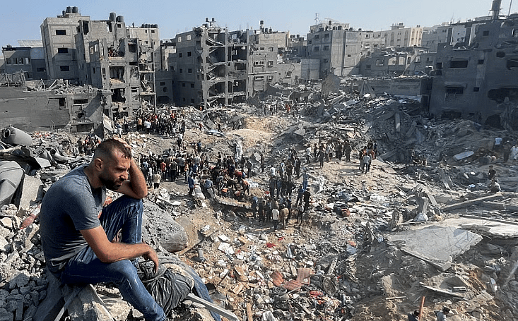 Gözyaşlarıyla Mücadele Eden Şef, İsrail'e Gazze'de 'Merhamet' Göstermesi için Yalvarıyor