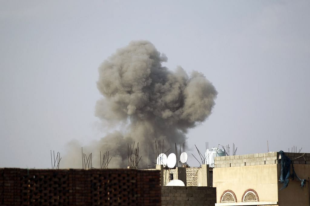 İsrail ve ABD Saldırıları Yemen'in Sanaa Havaalanını Vurdu: Husi Medyası