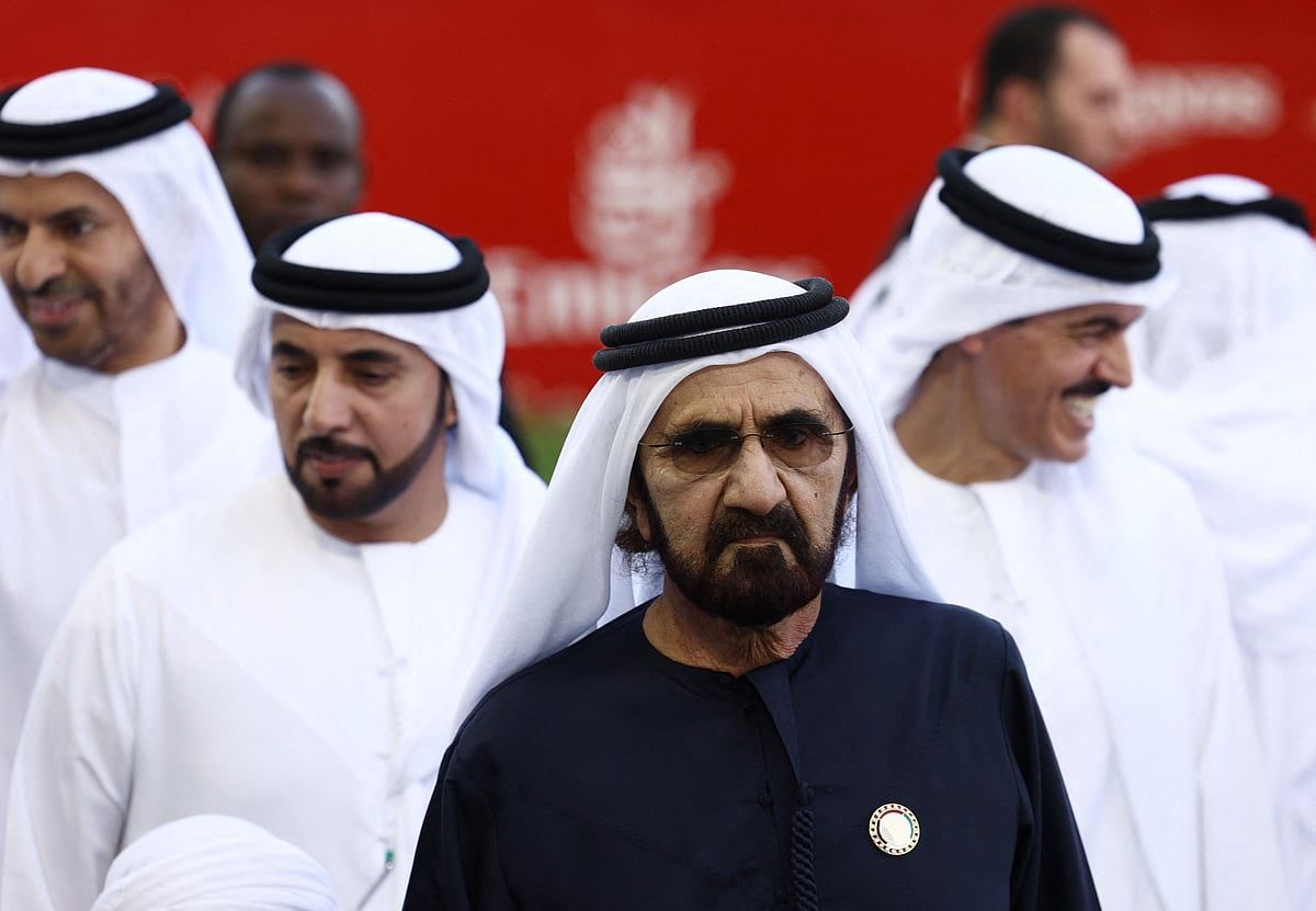 İzleyin: Dubai Hükümdarı Yeni Açılan Nad Al Sheba Alışveriş Merkezinde Alışveriş Yapanları Şaşırtıyor
