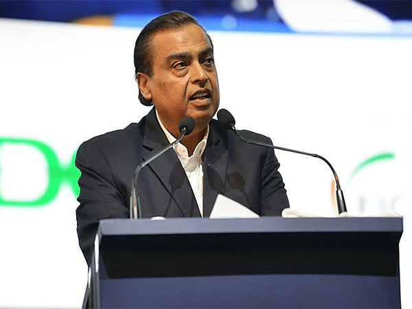 Kaynaklar, Hintli Milyarder Mukesh Ambani'nin Doha'daki Katar Emiri Trump ile Görüşeceğini Söylüyor