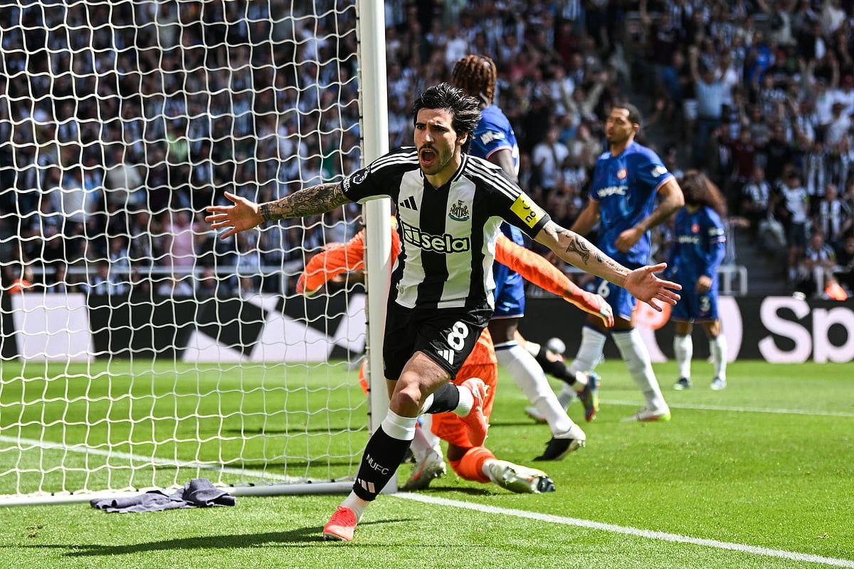Newcastle, Chelsea ile İlk Beş Hesaplaşmayı Kazandı, Arsenal Liverpool'u Kurtardı
