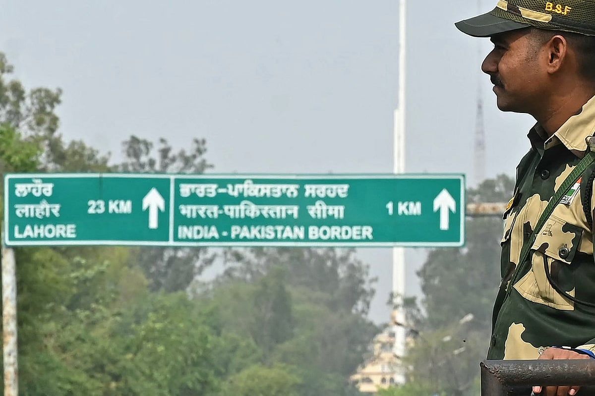 Pakistan, 7 Askerini Öldüren Araç Patlamasından Hindistan'ı Sorumlu Tuttu