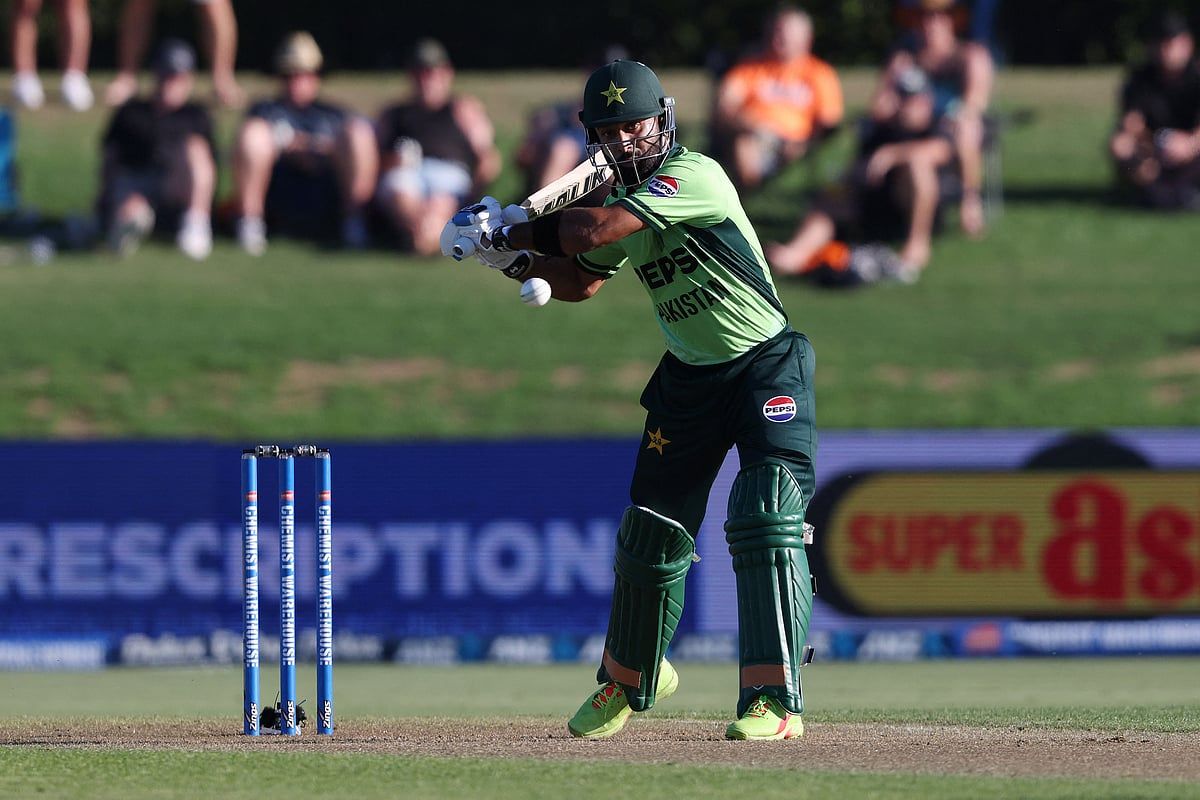 Pakistan, Bangladeş T20'leri için Şahin, Azam ve Rizwan'ı Düşürdü