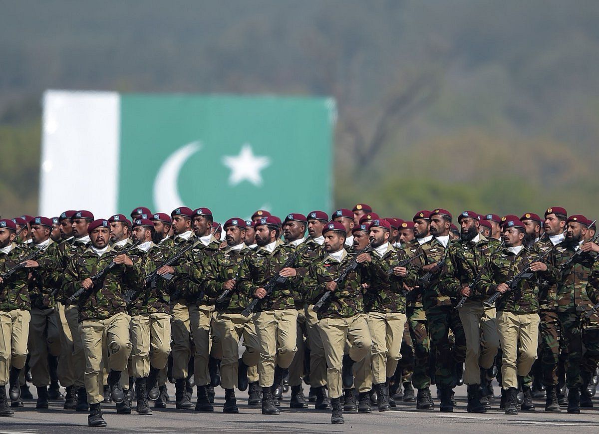 Pakistan Hindistan'a Karşı Askeri Saldırı Başlattı; Srinagar ve Jammu'da Patlama Sesi