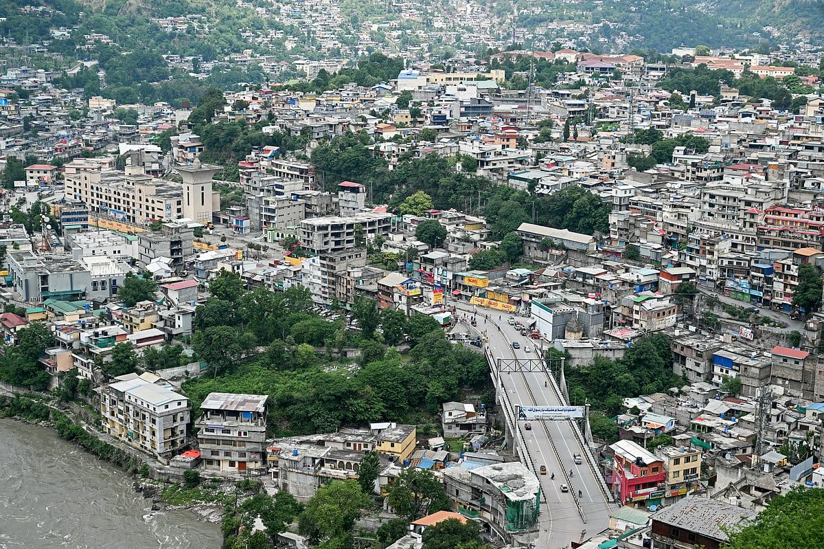 'Umrumuzda Değil': Pakistan'ın Keşmir Sınırında Düğünler Devam Ediyor