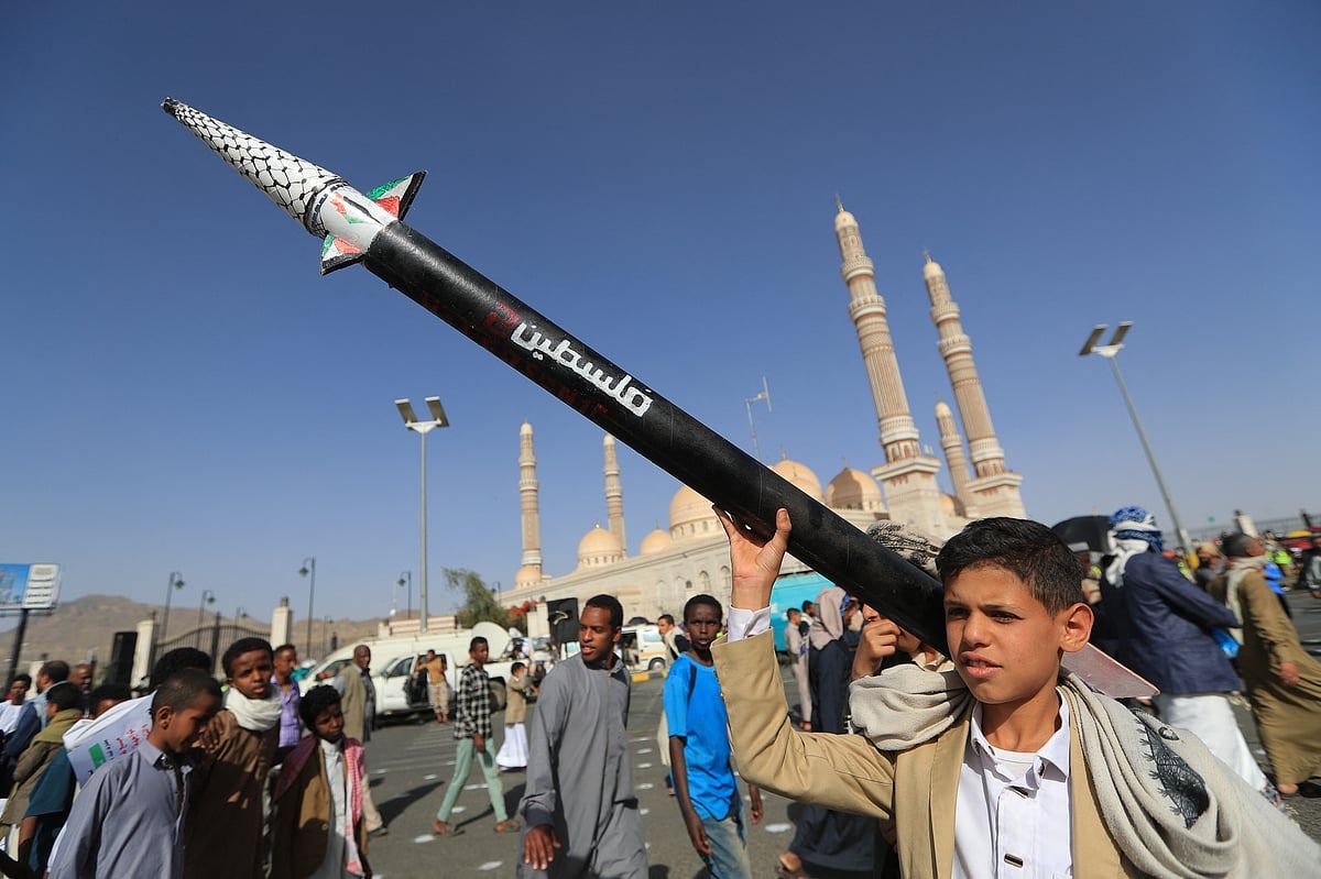 Yemen Husileri, Ben Gurion Havaalanında Füze Ateşi Açtığını İddia Etti; İsrail Roketlerin Ele Geçirildiğini Söyledi
