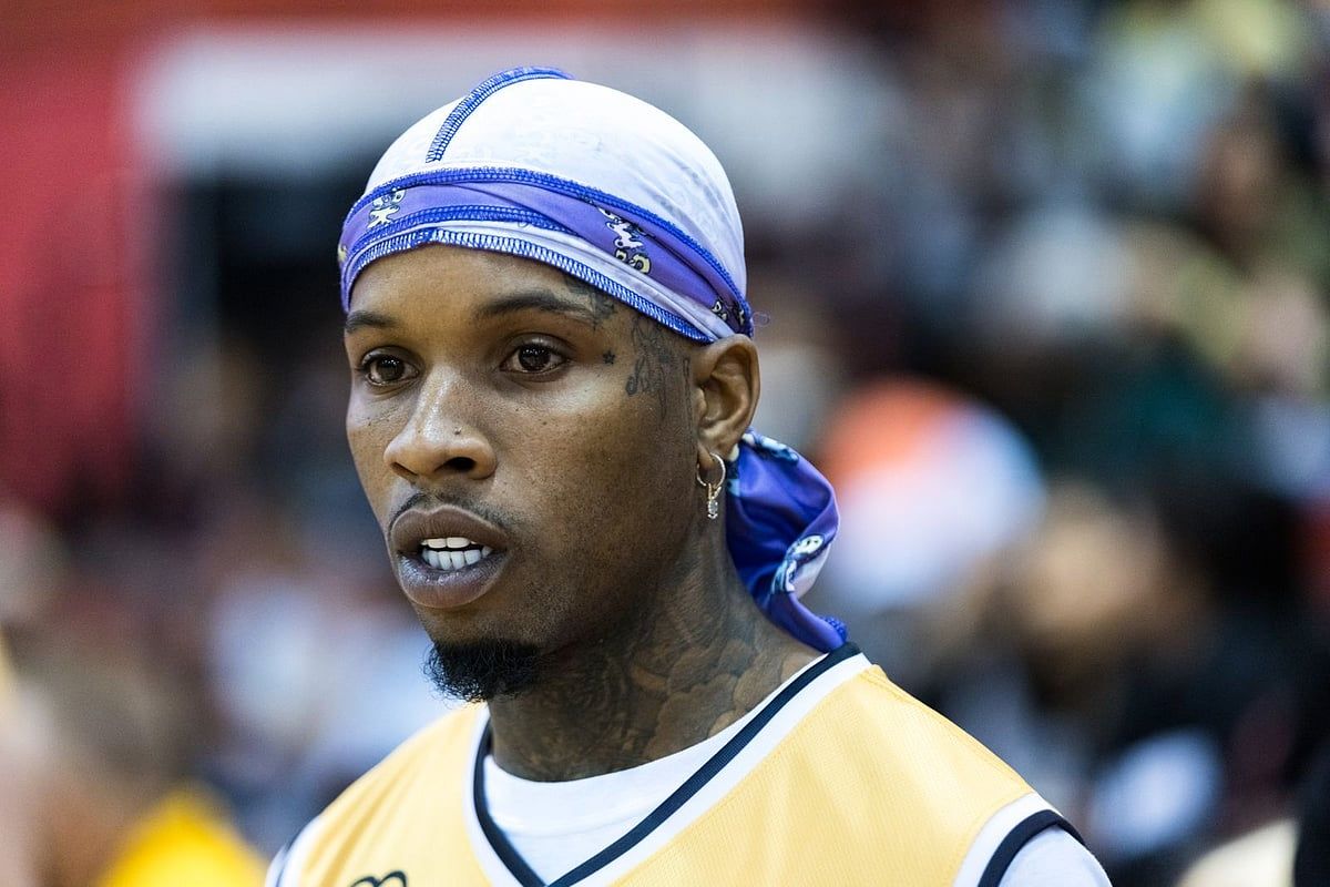 Yetkililer, Rapçi Tory Lanez'in ABD Hapishanesinde Saldırıya Uğradığını Söyledi