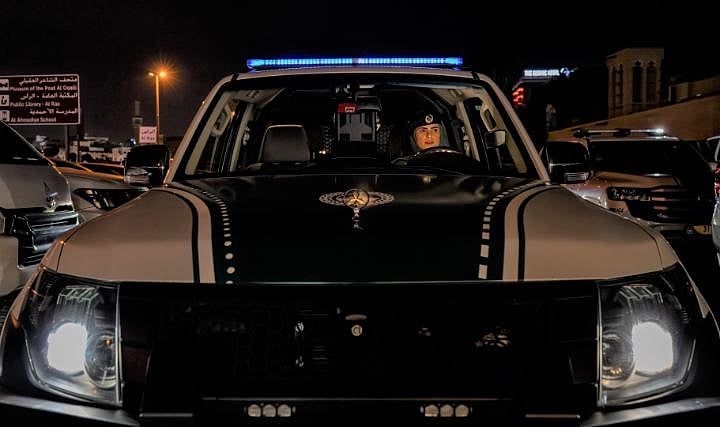 '4 Yılda Sıfır Kaza': Yedi Çocuk Annesi Dubaili Polis, En İyi Devriye Şoförü Olarak Onurlandırıldı