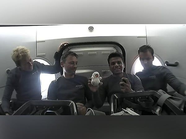 Aksiyom Görevi 4: Hintli Astronot Shubhanshu Shukla'nın 'Kuğu Tüyü' Neyi Simgeliyor