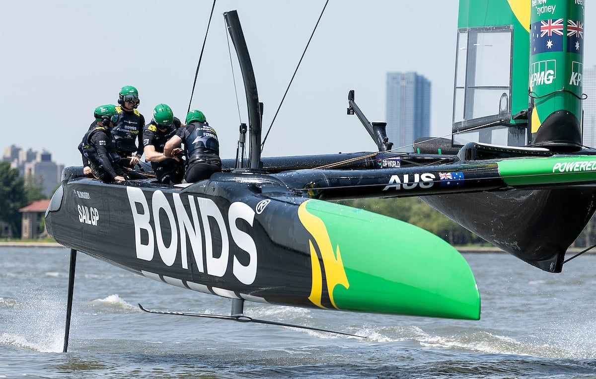 Aktörler Hugh Jackman ve Ryan Reynolds Sailgp'ye Katılırken Hollywood Açık Denizlere Vuruyor