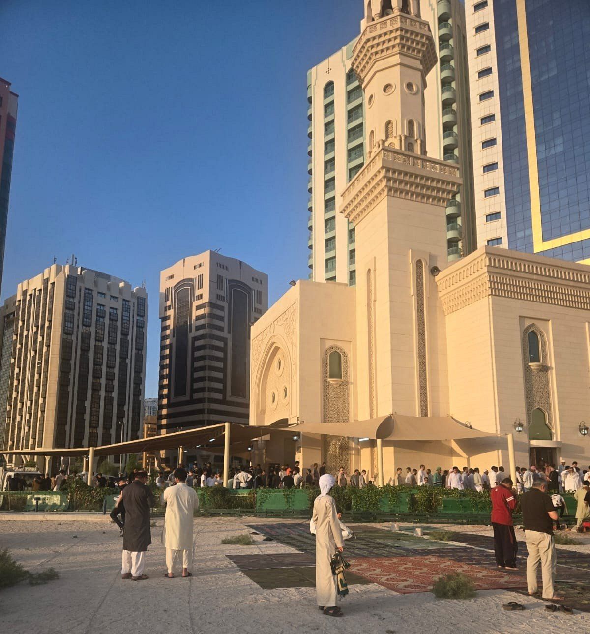 BAE: Abu Dabi'deki 'Gizli' Camide Kurban Bayramı Duaları Toplumu Hayata Geçiriyor