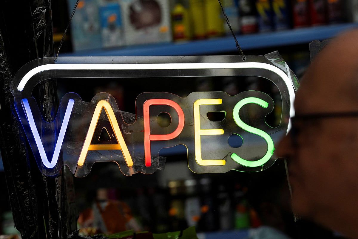 BAE: Çocuk Vape Solursa Doktora Acele Edin; Kısa Nikotin Alımı Beyne Zarar Verebilir