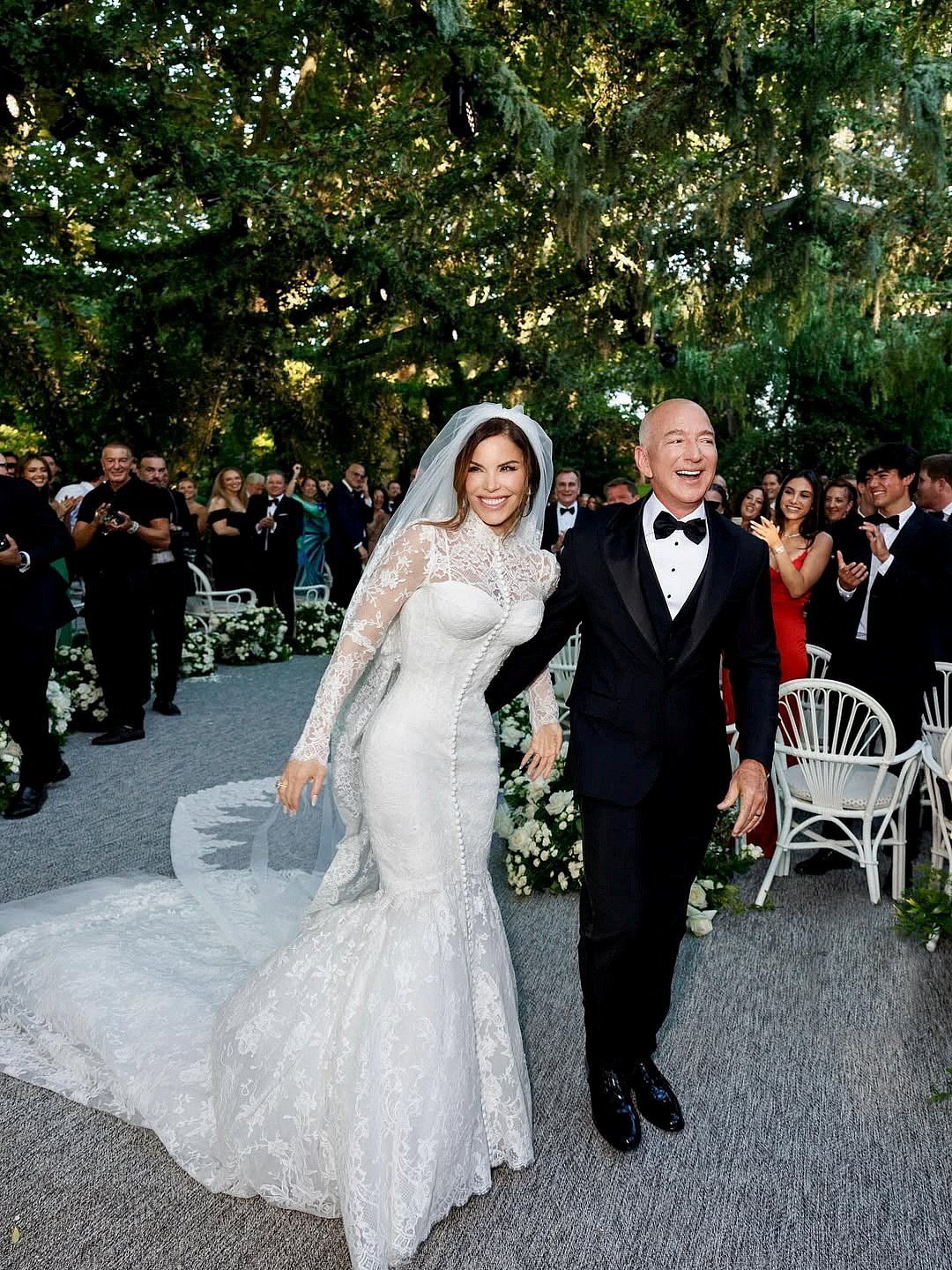Bakın: Yeni Evliler Jeff Bezos, Lauren Sanchez Son Düğün Partisine Hazırlanıyor