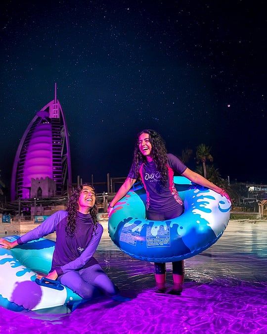 Bu Hafta Dubai'de Yenilikler: Aile Gecesi Yüzüyor, Kahve Övgüleri, Lüks Bayanlar Geceleri ve Daha Fazlası