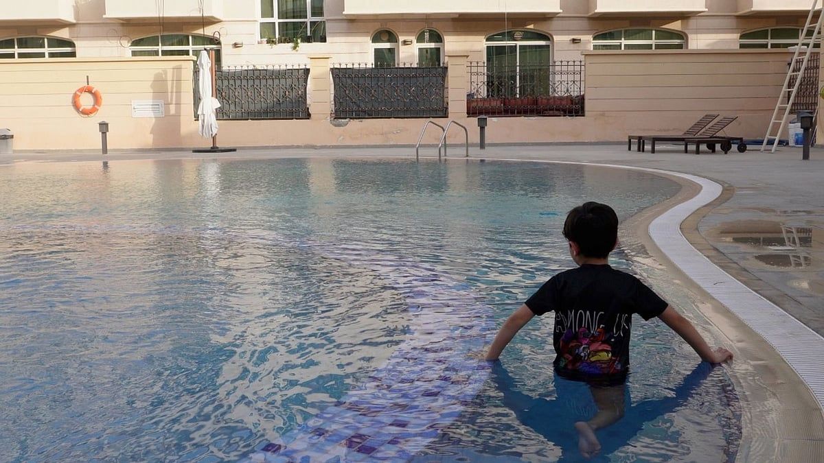 Dubai: Çocuk Havuz Kazasından Sonra Beyni Hasar Gördü, Aile 100.000 Dh'lik Tıbbi Faturalarla Karşı Karşıya Kaldı