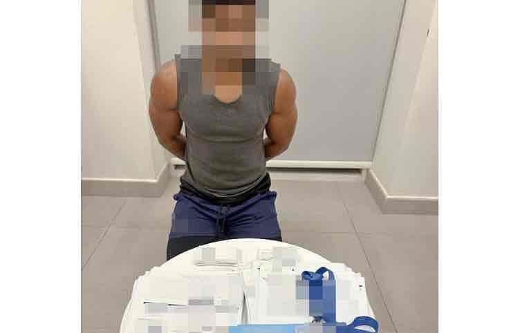Dubai Polisi, Banka Kredilerine Yardımcı Olmak için 'Sihirli Mürekkep' Kullanan Dolandırıcıyı Tutukladı