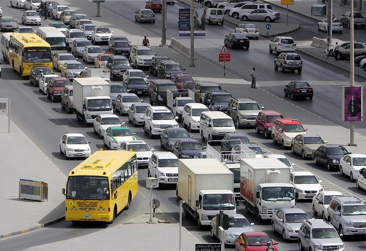 Dubai: Dokuz Okul Stratejik Bölgelerde Yol Çalışması Trafiği Rahatlatmak İçin
