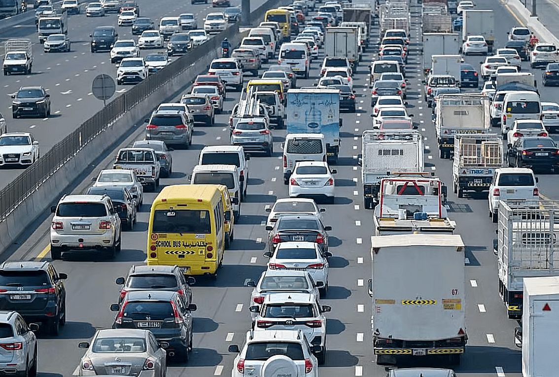 Dubai'nin Rta'sı, 28 Haziran'dan İtibaren E311'de 2 Aylık Trafik Sapmasını Duyurdu