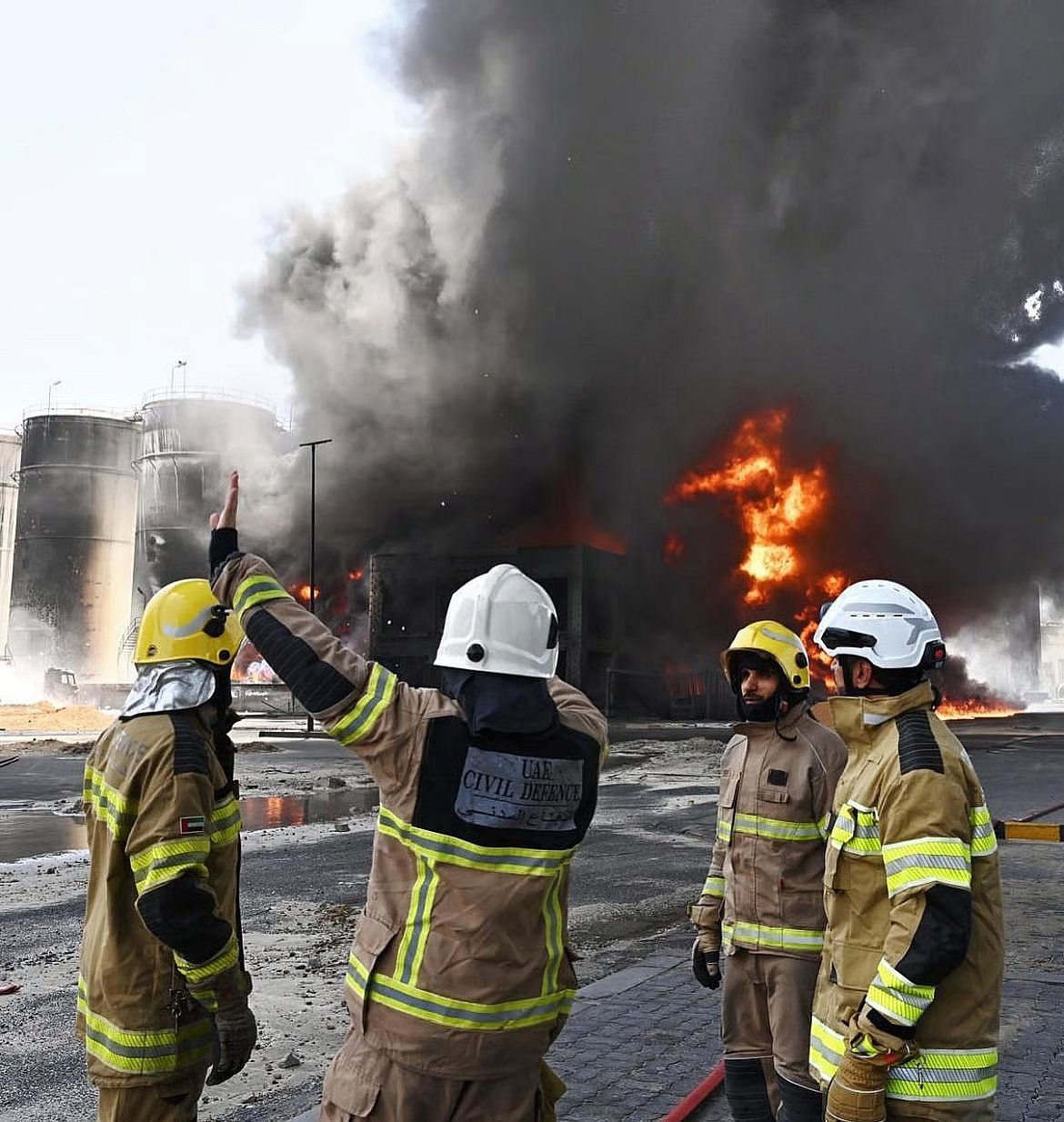 Hamriyah Liman Yangını: Sharjah Veliaht Prensi Yangını Söndüren Ekipleri Onurlandırdı