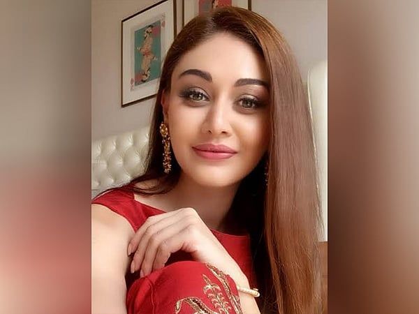 Hindistan: 'Kaanta Laga' Şöhreti Shefali Jariwala 42 yaşında Vefat Etti