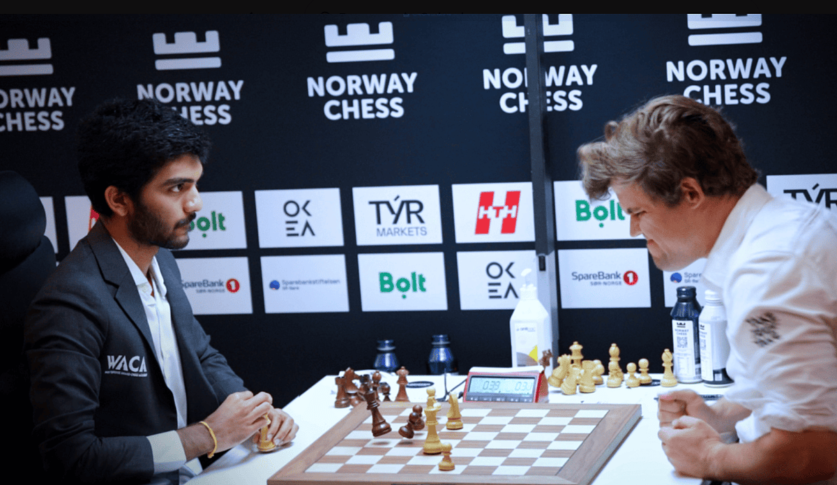 Hindistan'ın Dommaraju Gukesh, Norveç Satranç Etkinliğinde Magnus Carlsen'i Hayrete Düşürdü