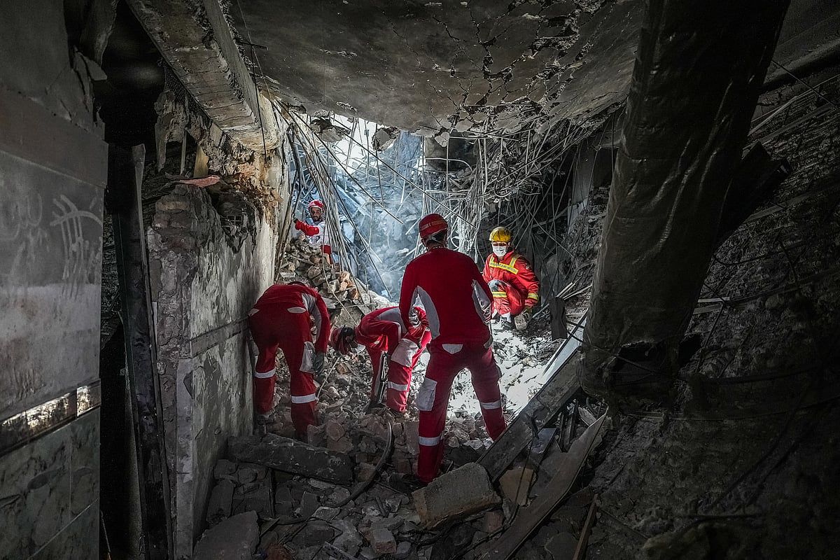 İran, İsrail'in Tahran'daki Evin Hapishanesine Düzenlediği Saldırıda 71Kişinin Öldüğünü Söyledi