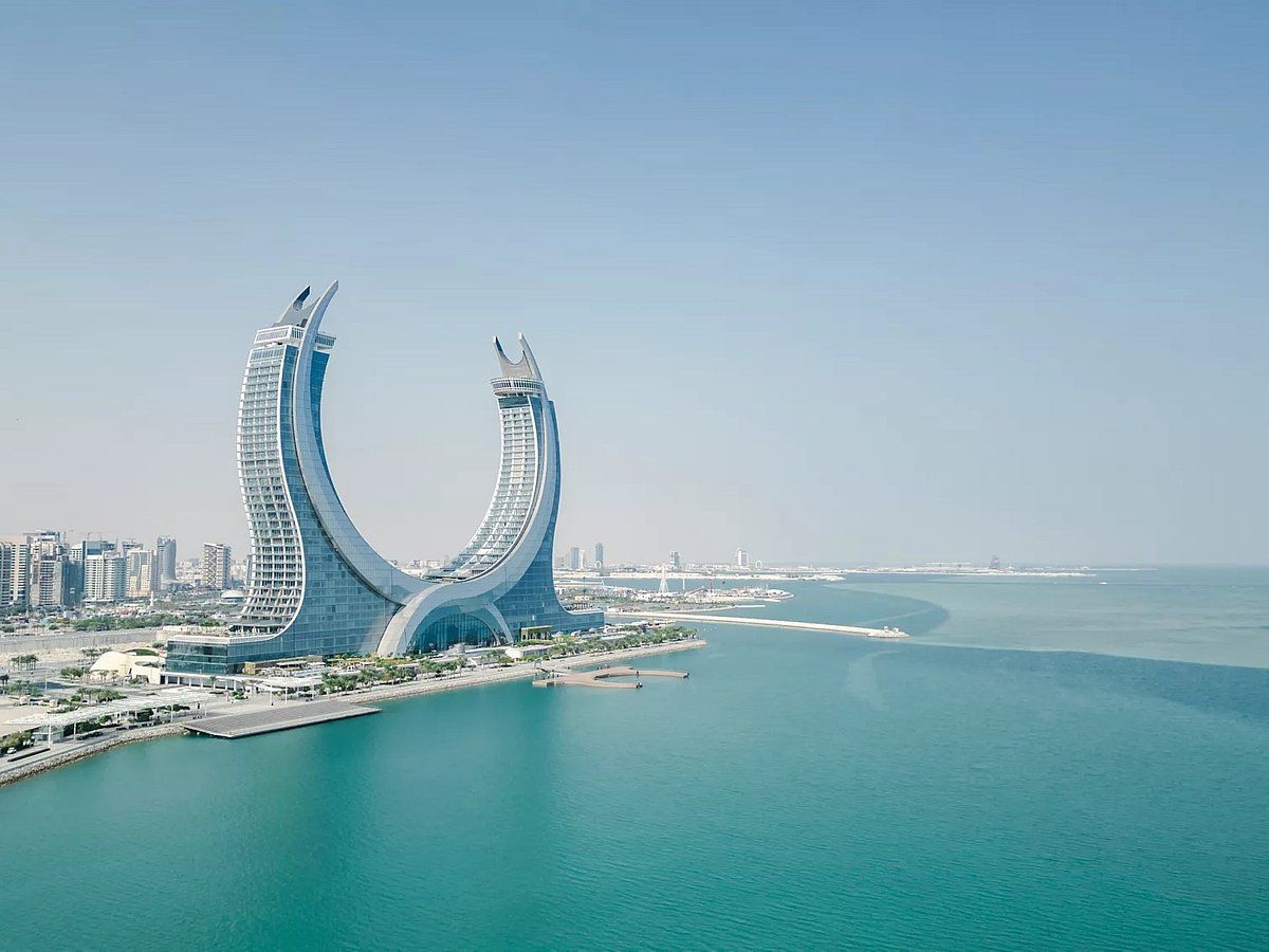 İran'ın ABD Saldırılarına Misilleme Tehdidinin Ardından Katar'ın Doha'sında Patlamalar Duyuldu