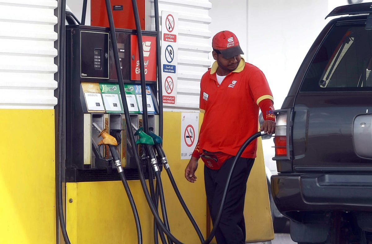 İsrail-İran Çatışması Nedeniyle Petrol Fiyatları 100 Doları Geçebileceği için BAE Akaryakıt Fiyatlarının Yükselmesi Muhtemel
