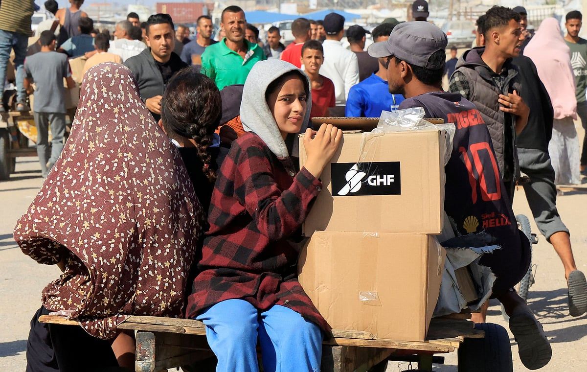 İsrail'in Silah Sesleri Gazze'deki Yardım Alanı Yakınlarında 10 kişiyi Öldürdü, 100'den Fazla Kişiyi Yaraladı