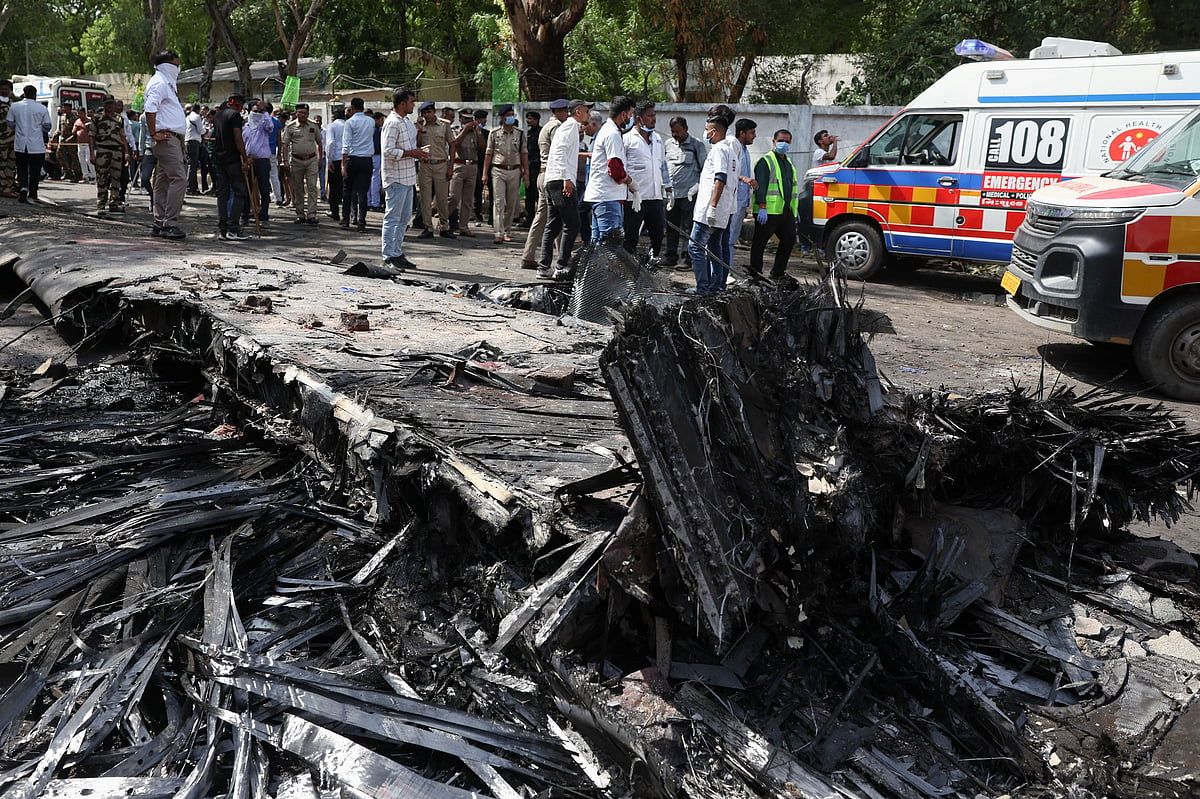 'Kelimelerin Ötesinde Kalbi Kırıldı': Hindistan'dan İngiltere Başbakanına Liderler Ölümcül Ahmedabad Uçak Kazasına Tepki Gösterdi