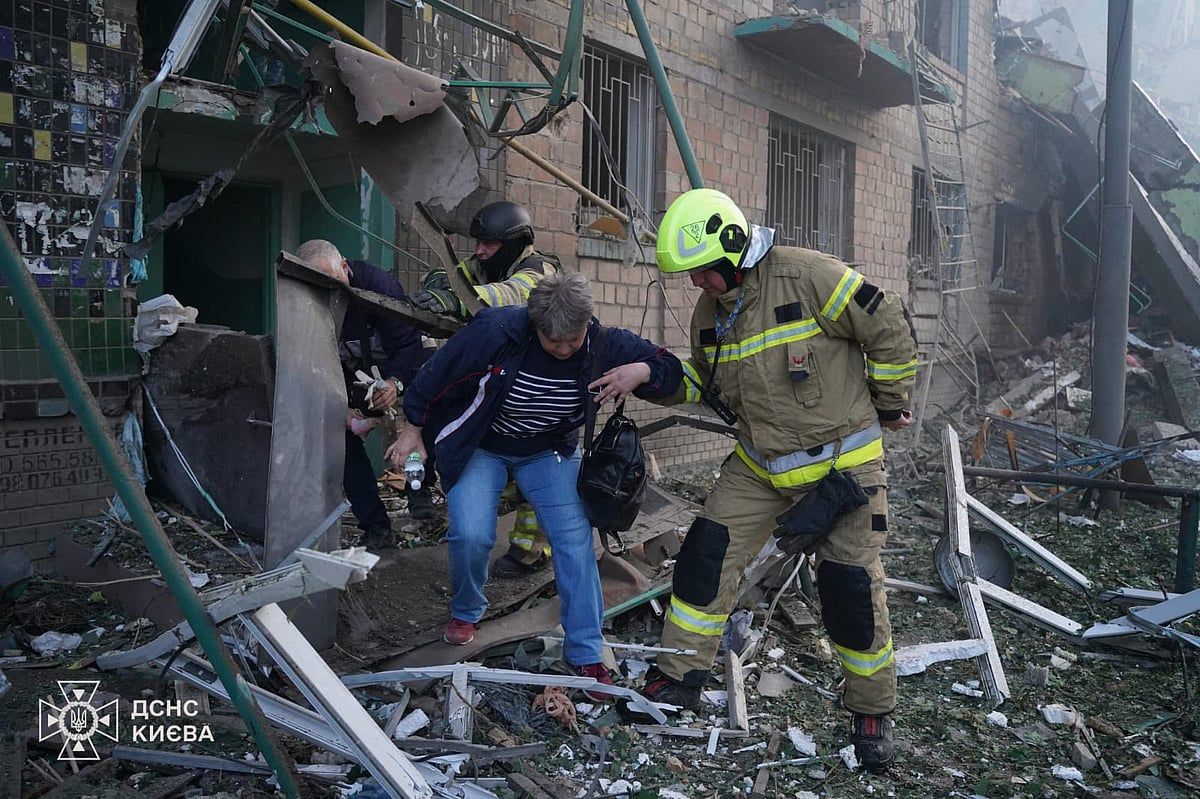 Kiev'e Rus İnsansız Hava Aracı ve Füze Saldırısı Yedi Kişiyi Öldürdü