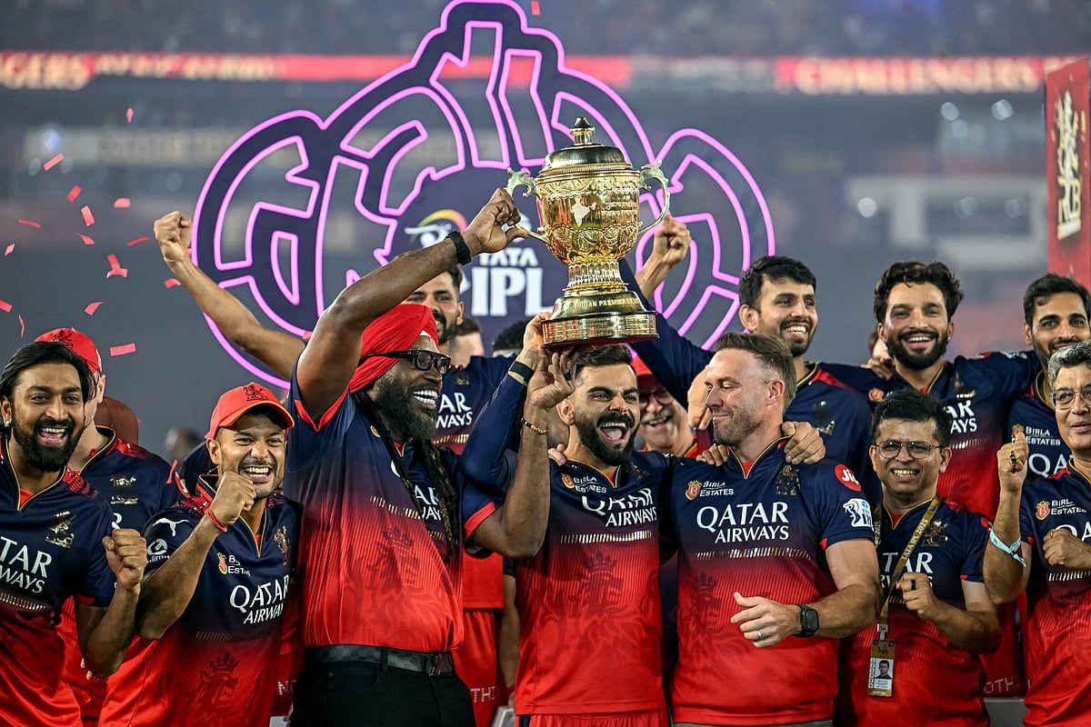 Kohli, Ipl Unvanını Eski Rcb Takım Arkadaşları De Villiers, Gayle'ye Adadı