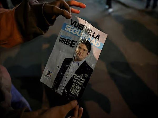 Kolombiya Cumhurbaşkanlığı Yarışmacısı Üç Kez Vuruldu; 15 Yaşındaki Şüpheli Saldırgan Gözaltına Alındı