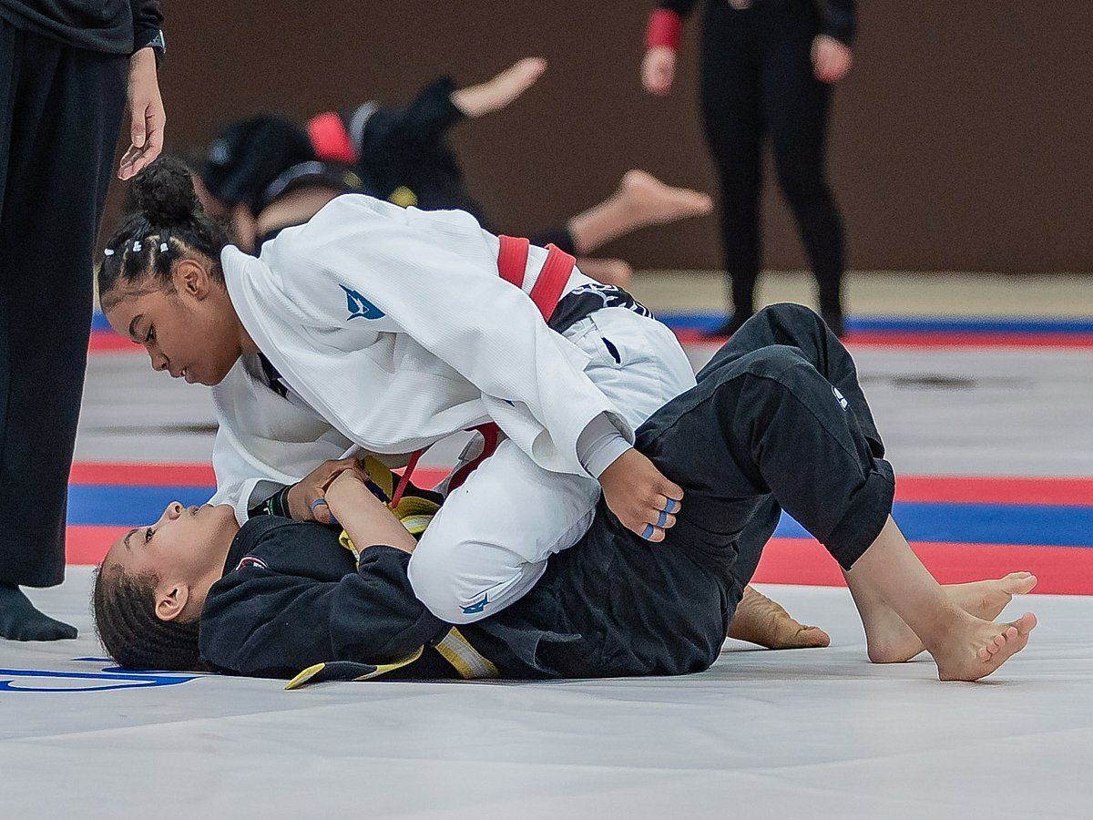 Öncüler Salma Al Mansoori, Noura Al Ghilani, Mubadala Arena'da Jiu-Jitsu Spot Işığını Çaldı