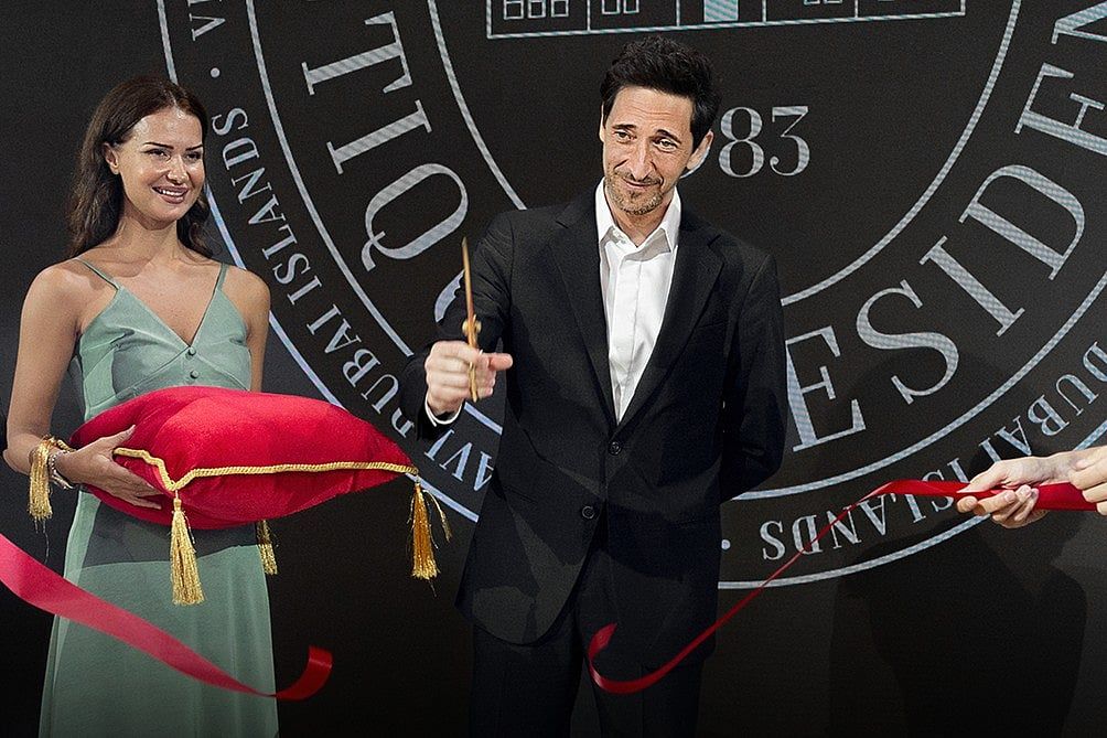 Oscar Ödüllü Adrien Brody, Bay Sekiz'in Dubai Adaları Lansmanını Kutladı
