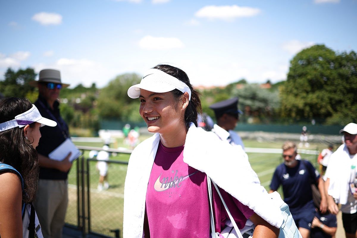 Raducanu, İngilizlerin Bir Numarası Olarak Wimbledon'a Geri Döndü, Ancak Beklentileri Kızdırdı