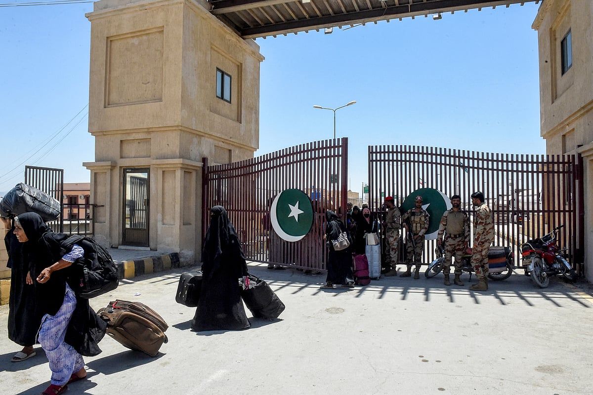 Rahatlamış Pakistanlılar, İsrail ve İran Ticaretinin Grev Yaptığı 'Korkunç Geceleri' Hatırlıyor