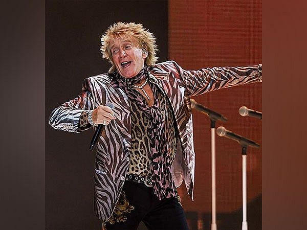Rod Stewart Sağlık Sorunlarını Gerekçe Göstererek Las Vegas Gösterisini Erteledi